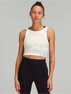 Lululemon Power Pivot Tank Top *Thread Dye
Thread Dye White Black
